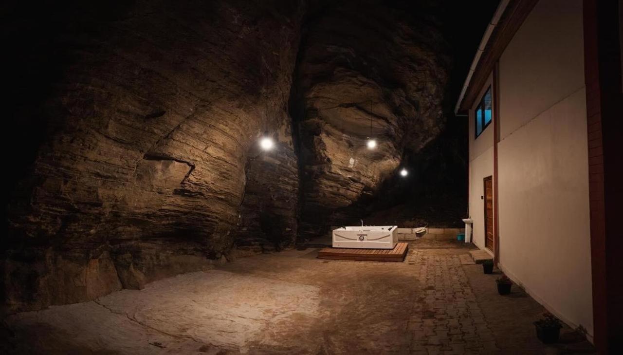 Hotel Cave Hill By Ferns Āīzawl Zewnętrze zdjęcie